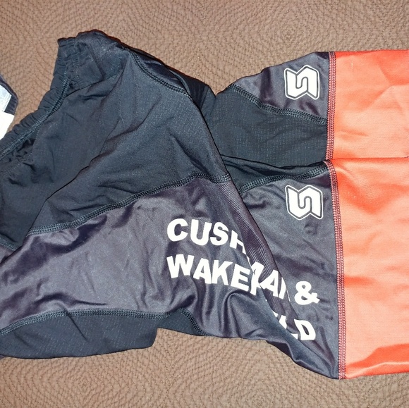 Medium size Squadra full cycling kit - Picture 3 of 6